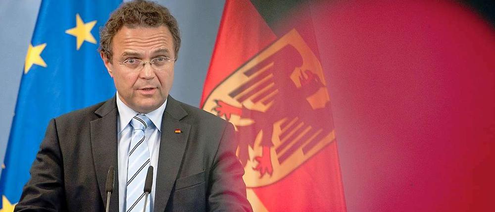Nach den NSU-Ermittlungspannen will Innenminister Friedrich die Geheimdienste reformieren.