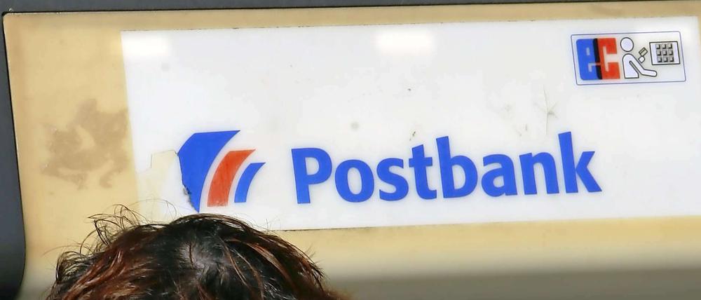 Kein Bargeld an Geldautomaten der Postbank: Ein Leitungsproblem hat die Automaten bundesweit lahmgelegt. 