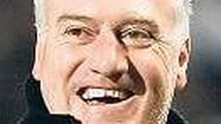 Noch lacht er. In der WM-Qualifikation muss Deschamps mit Frankreich gegen Spanien spielen, einfach wird das nicht. Foto: dpa