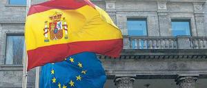 Bekenntnis zu Europa. Vor der spanischen Botschaft in Berlin flattert auch die EU-Flagge. Foto: dapd