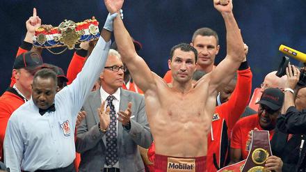 Schon wieder gewonnen. Wladimir Klitschko und seine Gürtelsammlung.