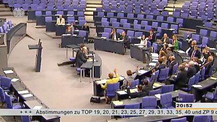 Schwarz-Gelb beschließt das Meldegesetz, was jetzt von der eigenen Regierung wieder kassiert wird.