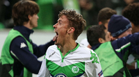 Ätsch! Max Kruse verlässt den VfL Wolfsburg, bei dem der Nationalstürmer in Ungnade gefallen ist.