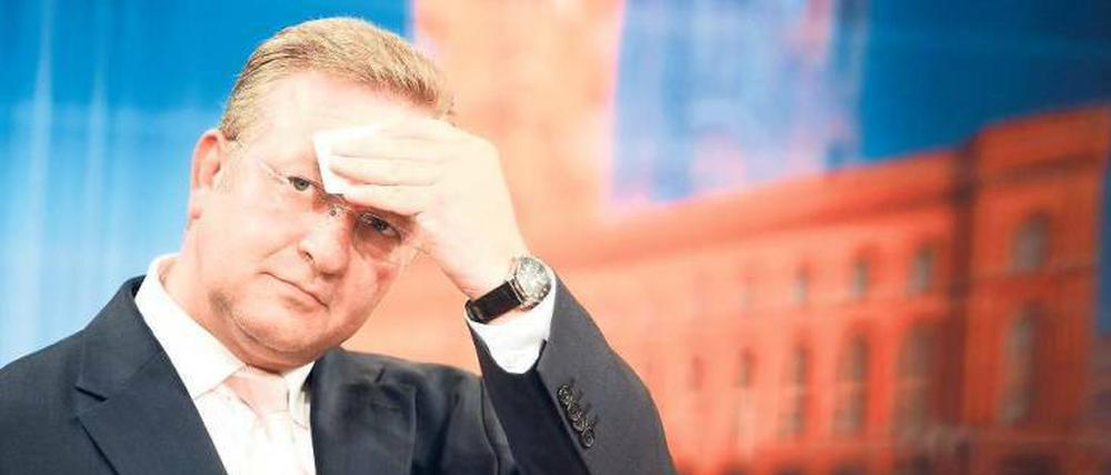 Frank Henkels Idee zufolge sollen auch und gerade in allen 1,6 Millionen Mietwohnungen der Stadt Warngeräte angebracht werden. Doch es gibt auch Kritik an dem Vorhaben.