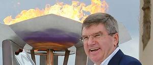 Thomas Bach, 58, führt als Chef des Deutschen Olympischen Sportbundes (DOSB) die deutsche Olympiamannschaft zu den Spielen nach London an. 