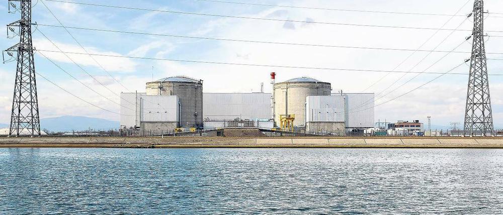 Grenzfall. Seit 35 Jahren ist das Kernkraftwerk Fessenheim im Elsass Streitobjekt und Dauerärgernis. Auf der anderen Rheinseite liegt Südbaden. Foto: AFP