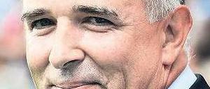 Undurchsichtig. Der deutsche Fußball hatte zuletzt mit Krawallen zu kämpfen, hier beim Spiel Köln gegen Bayern. Foto: dapd