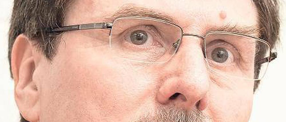 Professor Ferdinand Dudenhöffer ist Direktor des CAR-Institut (Center Automotive Research) an der Universität Duisburg-Essen.