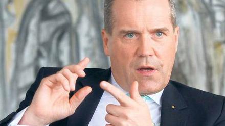 Frank Gilly (54) ist seit Anfang 2011 Vorsitzender der Geschäftsführung der Berliner Bank. Der gebürtige Berliner hat 20 Jahre für die Commerzbank gearbeitet, bevor er 1997 zur Berliner Bank kam.