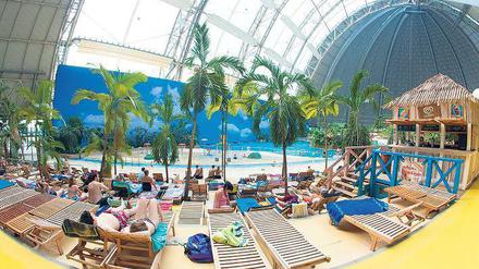 Aufwärmen unterm Foliendach: "Tropical Islands" ist beliebter denn je.