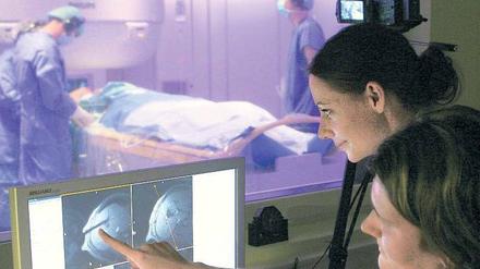 Gemeinsam entscheiden. Mehrere tausend neue Studienplätze sollen für die Berufe im Gesundheitswesen aufgebaut werden, fordert der Wissenschaftsrat. 