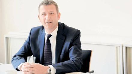 Der Diplom-Kaufmann Werner Barth (47) kam 1990 zu Philip Morris nach München. Seit 2011 führt er das Deutschlandgeschäft des US-Tabakkonzerns. Barth ist verheiratet und hat drei Kinder.