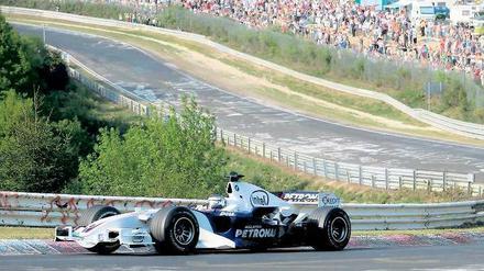 Mythos Nürburgring. 2007 fuhr Nick Heidfeld noch einmal auf der legendären Nordschleife, die nach dem schweren Unfall von Niki Lauda nicht mehr von der Formel 1 befahren wurde..
