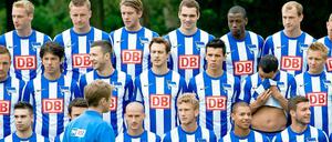 Jung und Alt gemischt beim Fototermin. Doch gerade die Youngster stehen in der Saisonvorbereitung besonders im Fokus. 