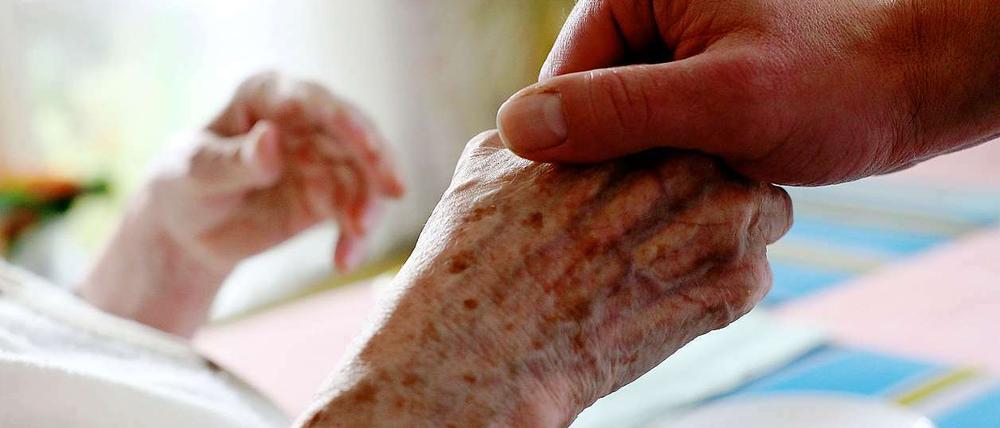 In vier europäischen Ländern ist es erlaubt, lebensmüden Patienten ein todbringendes Medikament zu verschreiben.