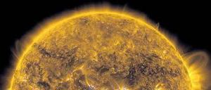 Unberechenbarer Stern? Dieses Foto der Nasa vom 12. Juli zeigt heftige Sonnenaktivität. Niemand weiß, wie viel von ihrer Energie innerhalb der 20-jährigen Förderdauer einer Solaranlage am Hausdach ankommt. Dennoch gilt die Anschaffung als kalkulierbares Risiko.