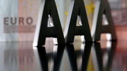 Noch stehen die drei As für Deutschland, die Ratingagentur Moody's senkte allerdings den Ausblick auf "negativ".