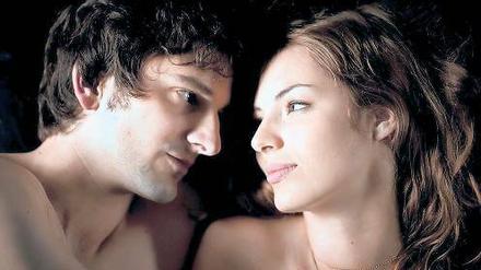 Der Macho und die Liebe. Gaspard Proust und Louise Bourgoin. 