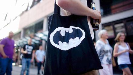 In einigen Berliner Kinos gab es Taschenkontrollen zum Start des neuen "Batman"-Films.