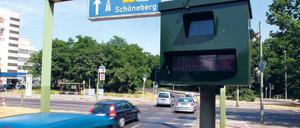 Geldautomat. Die fest installierten Blitzer spülen Millionen in die Kassen Berlins.