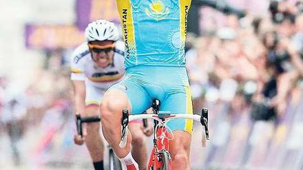 Hände hoch. Alexander Winokurow fuhr allen Konkurrenten bei der Entscheidung im Straßenrennen der Radsportler davon. 
