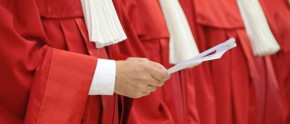 Haben die "roten Roben" eine eigene politische Agenda?
