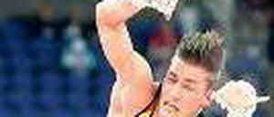 Schmerzhafter Fehlgriff. Turner Philipp Boy stürzte am Reck. Foto: dpa