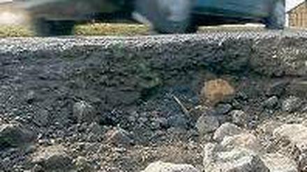Holperslalom. Nur Extremschäden werden beseitigt. Foto: dpa