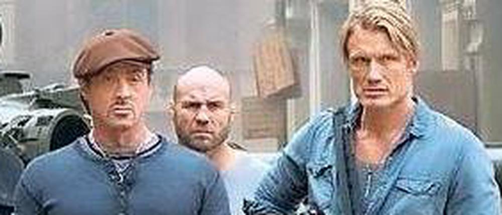 Last Action Heroes. Die verwitterten Kampfmaschinen Sylvester Stallone und Dolph Lundgren stellen ihren Söldnerschinken „The Expandables 2“ demnächst hier vor. 