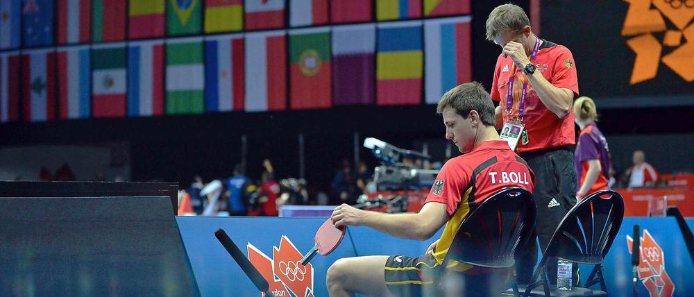 Same procedure as every olympia. Timo Boll muss seinen Schläger im Einzelwettbewerb frühzeitig einpacken.