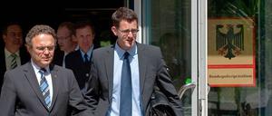 Dieter Romann (r) ist der neue Chef der Bundespolizei. Warum Minister Hans-Peter Friedrich (l) dessen Vorgänger entließ, bleibt weiter unklar.