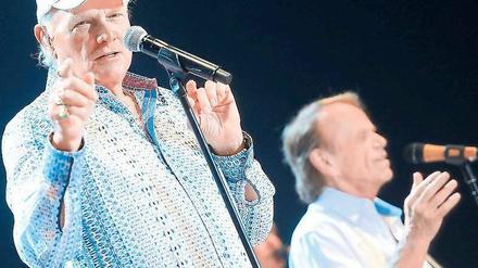 Für immer lässig. Beach-Boys-Leadsänger Mike Love und Gitarrist Al Jardine (rechts). 