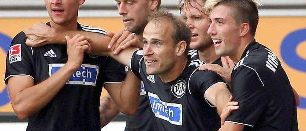 Freude zum Auftakt: Aufsteiger VfR Aalen gelang beim 4:1-Auswärtssieg ein gelungener Start in die Saison.