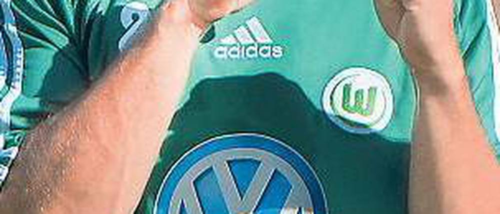 Wieder in grün. Im Mai 2011 ließ er den VfL im Stich, nun ist Diego zurück. Foto: dpa