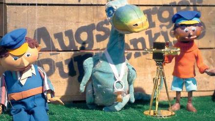 Bekannter als Facebook. Die Augsburger Puppenkiste, ein Familienbetrieb, wurde im Februar 1948 eröffnet. Unvergessen die Inszenierungen mit dem berühmten Kistendeckel, mit Lukas, dem Lokomotivführer, Urmel und Jim Knopf. Jetzt steht ein TV-Comeback an. Foto: dpa