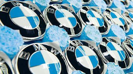 Da hilft keine Politur. Der niedrige Euro-Kurs kostet BMW ein Vermögen. Foto: dapd