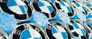 Da hilft keine Politur. Der niedrige Euro-Kurs kostet BMW ein Vermögen. Foto: dapd