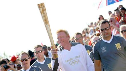 Ehre, wem Ehre gebührt. Boris Becker wurde für die Läuferstaffel ausgewählt, die das olympische Feuer nach London brachte.
