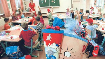 Bunte Klasse. Brandenburgs Kinder wurden bereits am Sonnabend eingeschult. Berlin folgt nächstes Wochenende. Foto: ddp
