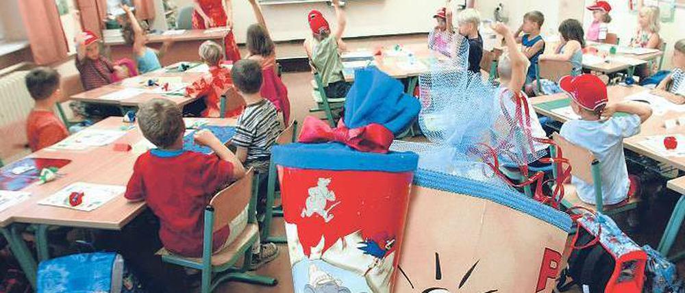 Bunte Klasse. Brandenburgs Kinder wurden bereits am Sonnabend eingeschult. Berlin folgt nächstes Wochenende. Foto: ddp