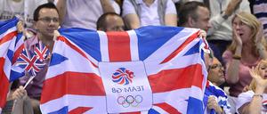 Uneingeschränkte Solidarität mit dem eigenen Team: Die Briten freuen sich über Heimspiele. Leider verlieren sie sie aber meistens.