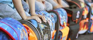 Immer mehr Kinder müssen die erste Klasse wiederholen. Würde ein höheres Einschulungsalter diese Quote senken?