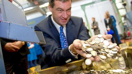 Der bayrische Finanzminister Markus Söder (CSU) will, dass die Griechen die Euro-Zone verlassen.
