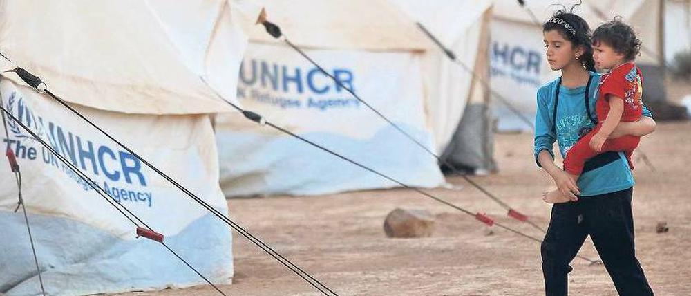 Mitten in der Wüste. Für die vielen Kinder und Jugendlichen ist die Situation in den Flüchtlingslagern besonders schlimm. 