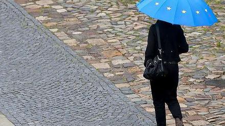 Einige Euro-Länder wollen den Euro-Rettungsschirm unendlich weit spannen.