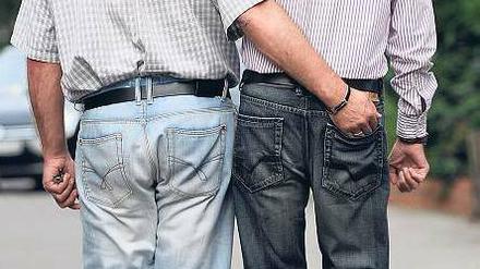 Gleich, oder? Das Paar ist verheiratet. Das Ehegattensplitting steht den beiden trotzdem nicht zur Verfügung. 