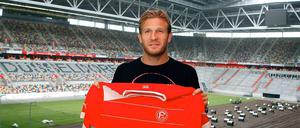 Ich bin ein Star, lasst mich hier rein. Der frühere Herthaner Andrej Woronin steht jetzt bei Herthas Relegationsbezwinger Düsseldorf in Dienst.