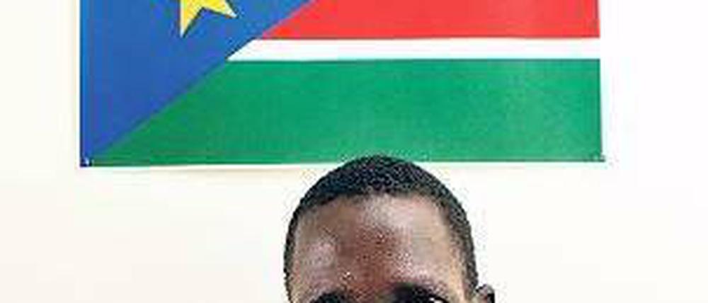 Unter seiner Flagge. Guor Marial geht für den neu gegründeten Südsudan an den Start, lebt aber am Grand Canyon im US-Bundesstaat Arizona. Foto: Reuters