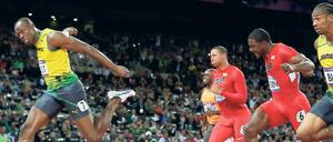 Erster. Usain Bolt überquert die Ziellinie, diesmal ohne vorher schon vom Gas zu gehen.