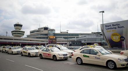 Staustelle. Auf der Avus benötigen Autofahrer Geduld, denn stadteinwärts steht nur eine Fahrspur zur Verfügung. 